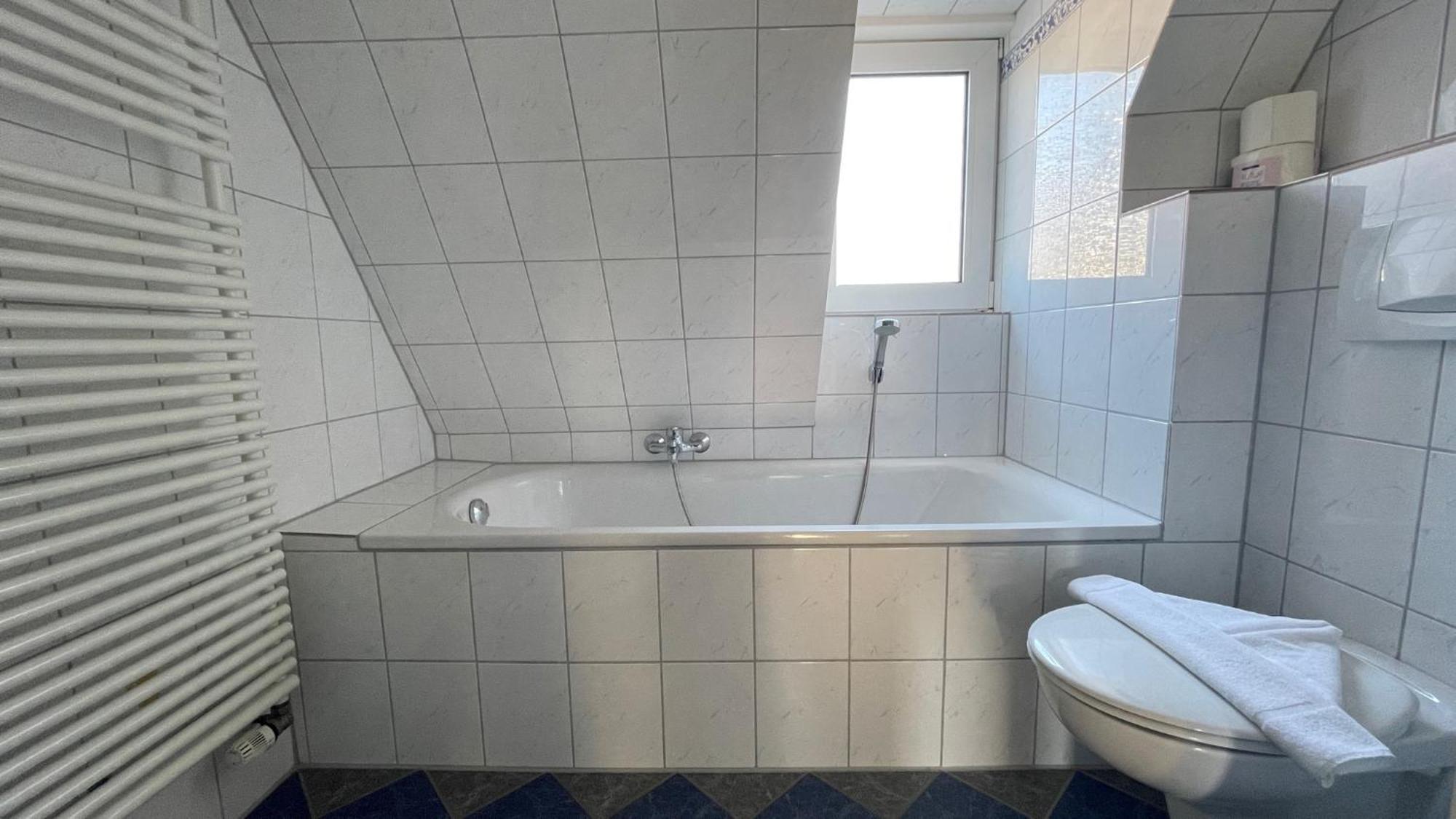 Holiday Home,1652371208:JPEG